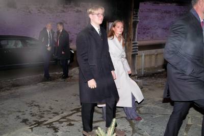 Her er kronprinsfamilien julaften