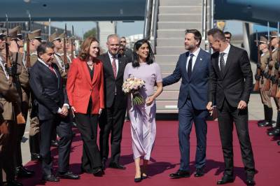 Vance besøker Ungarn for å støtte Orbán før valget