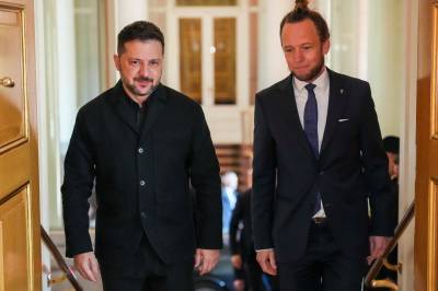Hoffsjefen tok i mot Zelenskyj på Slottet