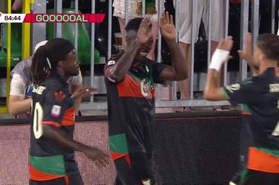 Akor Adams med mål mot Modena