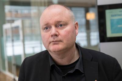 Refser lederlønninger i bankene: – Rigget for toppen