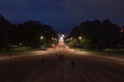 NÅ! Folketomt på Slottsplassen