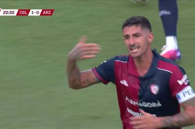 Alessandro Deiola med mål mot SS Arezzo