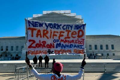 River dommerne Trumps tollmur? Han hadde tenkt å møte opp selv, men droppet det. 
