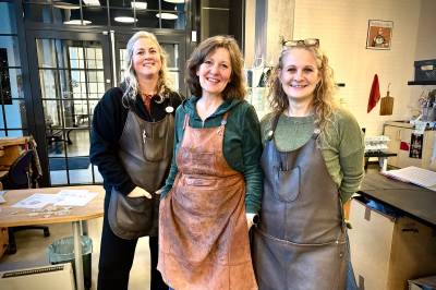 - Kjempegøy at sølja skal selges i butikken deres