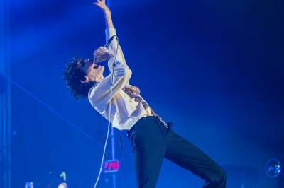 Konsertanmeldelse: Sombr, Øyafestivalen: Til ungdommen