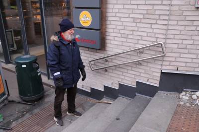 Hunden til Rolf (82) ble stjålet utenfor matbutikken