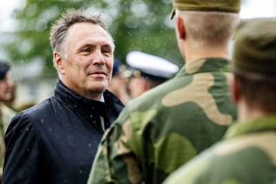 Kontrollkomiteen krever nye svar om hemmeligholdte forsvarssprekker