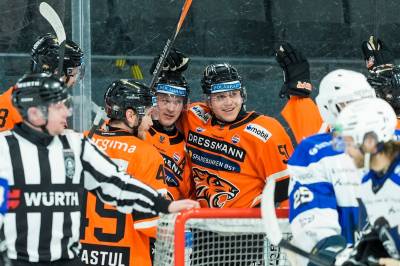 Frisk Asker økte ledelsen i eliteserien ishockey – Vålerenga avga poeng i nord