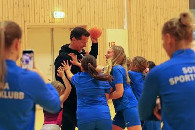 Denne gjengen fikk besøk av en litt spesiell gjest