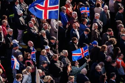 De første stemmene er talt opp på Island – Ja-siden leder foreløpig