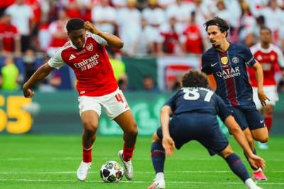 Gikk glipp av Lewis Hall, nå går Manchester United etter 60 millioner pund Arsenal spiller