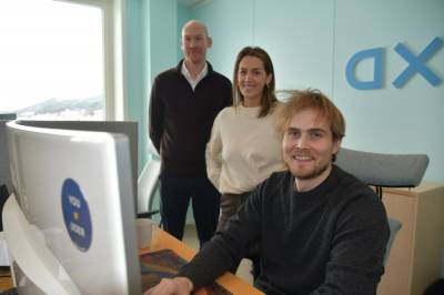 width=device-width, initial-scale=1