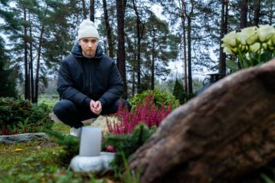 Tobias (24) løp gjennom sykehuset: – Han dør nå