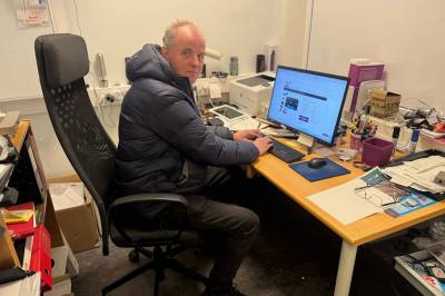 Fryser på jobb på senteret