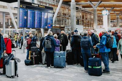 Hittil er helgetrafikken og turister blitt rammet. Nå rammes en «ny» type reisende, advarer Avinor.