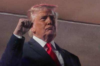 Publikum buet mot Trump