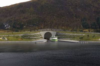 Stadtunnel henger i en tynn tråd
