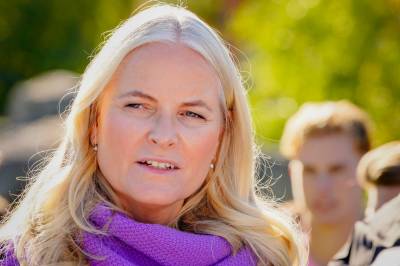 Mette-Marit utsetter planlagt tur til utlandet
