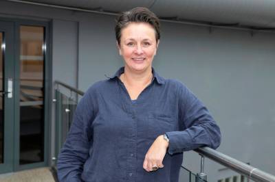 (+) Tror det er mange pårørende bak sykefraværstallet. De fleste av dem er kvinner