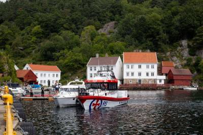 Lenset med søppelbøtte