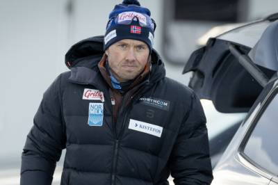 - Han lever på hveteboller