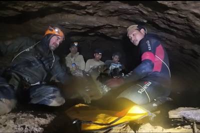 Kraftig regn hindrer leteaksjon i grotte i Laos