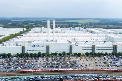 Volkswagen: - Kutter 50 000 stillinger