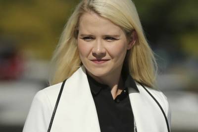 - Jeg så blod renne nedover lårene mine