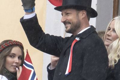 - Bør ikke være på balkongen
