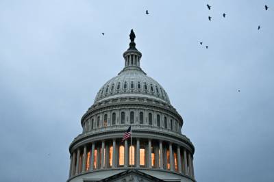 USA: - Tusenvis får sparken