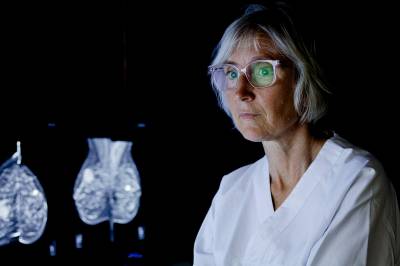 Brystkreft øker mest av krefttyper blant kvinner: – Flere bør få tilbud om mammografi