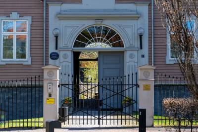 Siktede Forsvarsmateriell-ledere eide firma sammen i årevis