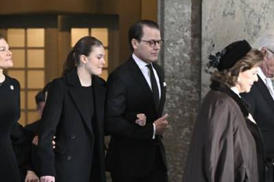 Kongefamiliens tunge farvel