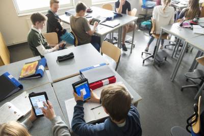 Forskerne var i klasserommene for å studere undervisningen. Så invaderte Russland Ukraina