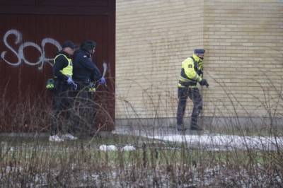 Svensk politi utelukker rasistiske eller radikale motiver bak masseskytingen i Örebro