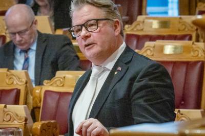 NÅ: Stortinget debatterer om Norge skal bli republikk