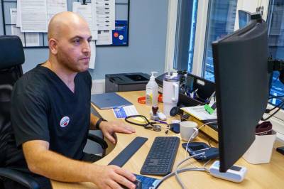 Svarer Kaveh Rashidi: Vi er ikke blitt for skjøre. Verden er blitt for hard.