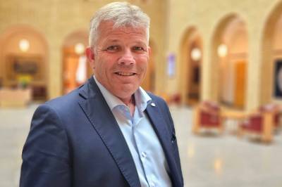 Ville aldri brukt penger på aksjer: – Viktig å ikke ha bindinger