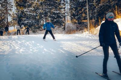 Vestlendinger i Oslo sliter i snøen