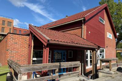 Vurderer å kvitte seg med den tidligere fritidsklubben på Gressvik