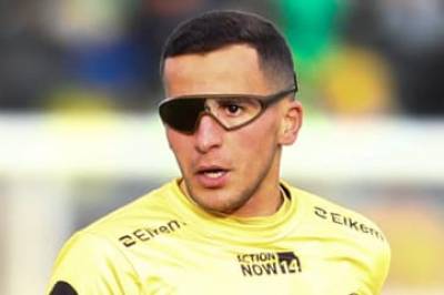 Etter blindhet og 30 operasjoner: Nå satser fotballhelten på iskrem. For å gi jobb til ungdom.