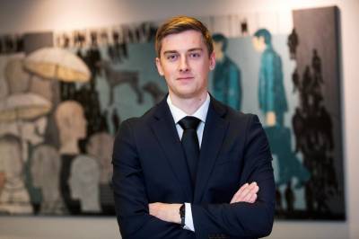 Analytiker Tomas Helgø ser 17 prosent oppside for våpenaksje