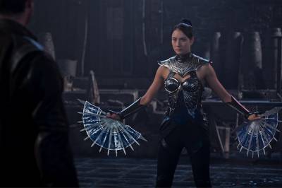Hvem ønsker stjernene bak Kitana og Jade å kjempe mot neste gang i Mortal Kombat -verdenen?