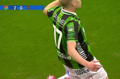 Robert Frosti Thorkelsson med mål mot Brommapojkarna