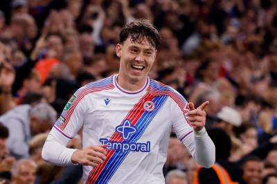 Mål og assist for Strand Larsen i ligacupseier