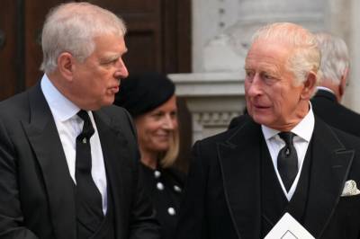 Må holde broren i sjakk