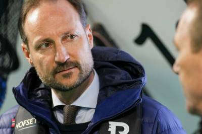 - Kjedelig å dra fra henne