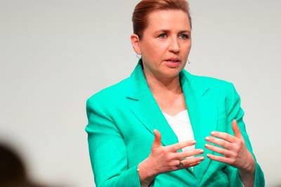 Mette Frederiksen beklager: – Vil heller at barna skal røyke enn å bruke sosiale medier