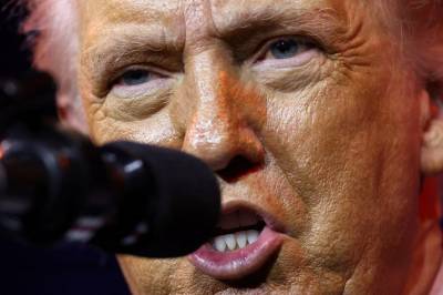 Trump med melding til Iranere: – Hjelpen er på vei